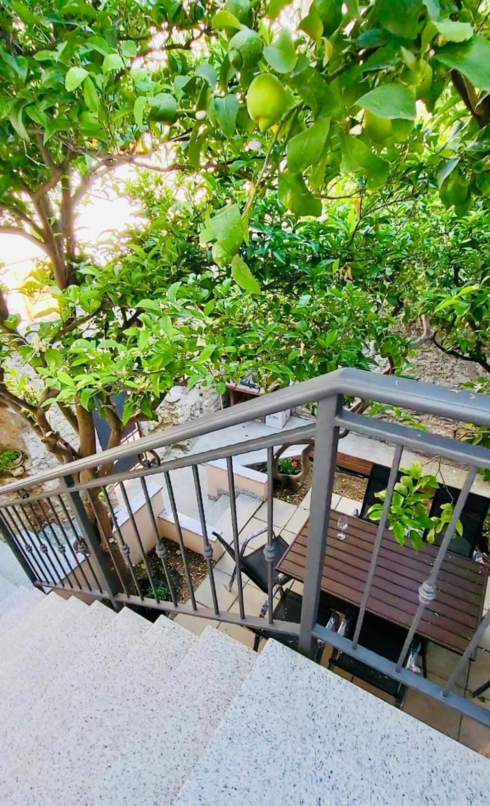 Riva Suite 2 Komiža 外观 照片